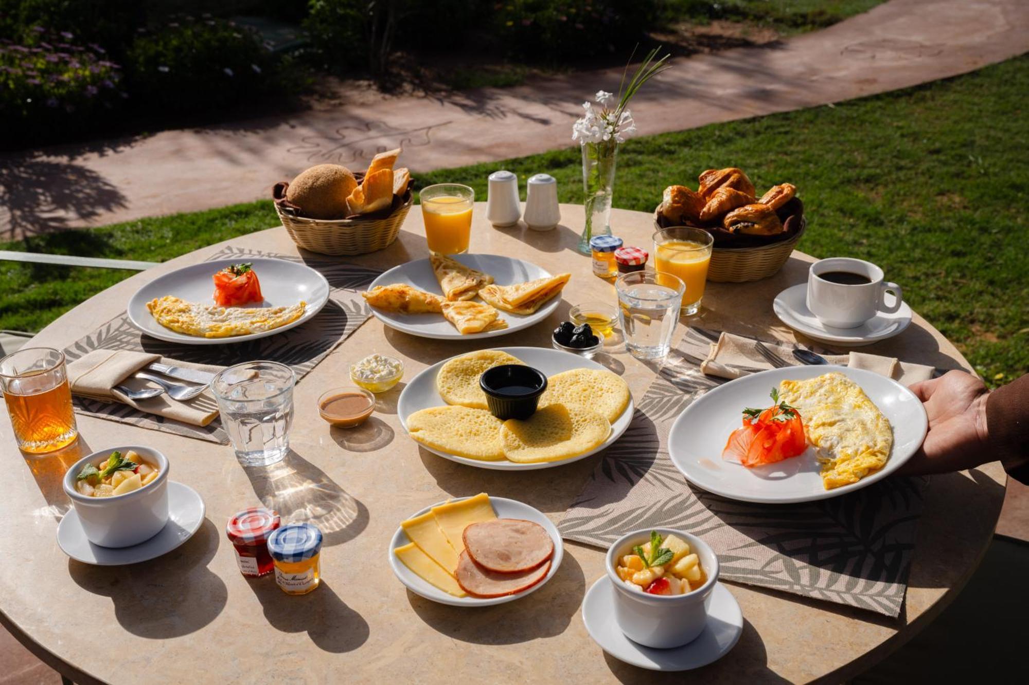 Oasis Lodges El Makina Bagian luar foto